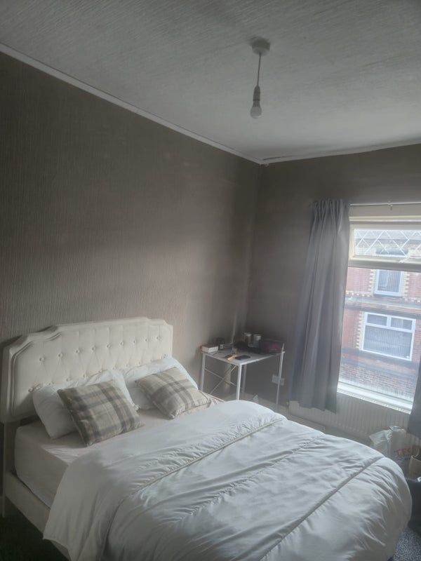 3 Bed End-Terrace House to Rent | Garden | Free Parking | Part Furnished | Gorton |M18 8GN