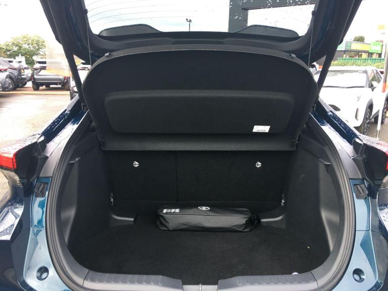 2024 Toyota C-HR 1.8 Hybrid Design 5dr CVT HATCHBACK PETROL/ELECTRIC Automatic