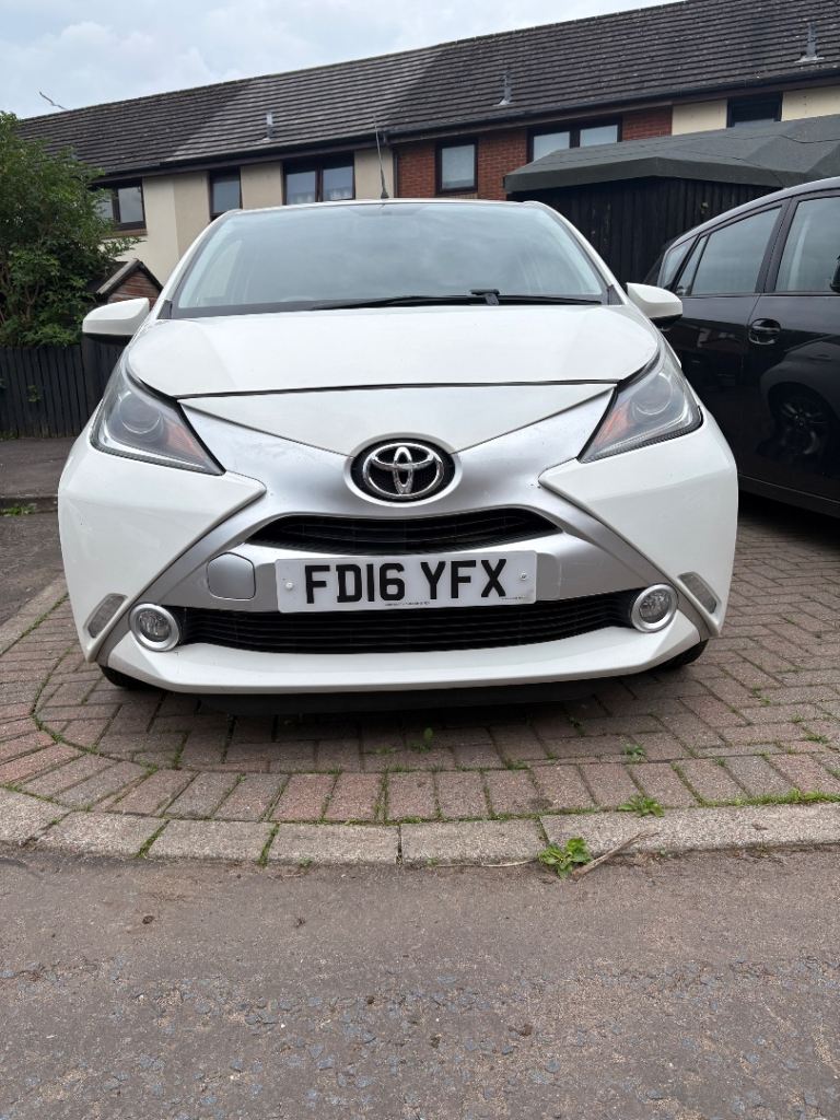Toyota, AYGO, Hatchback, 2016, Manual, 998 (cc), 5 doors