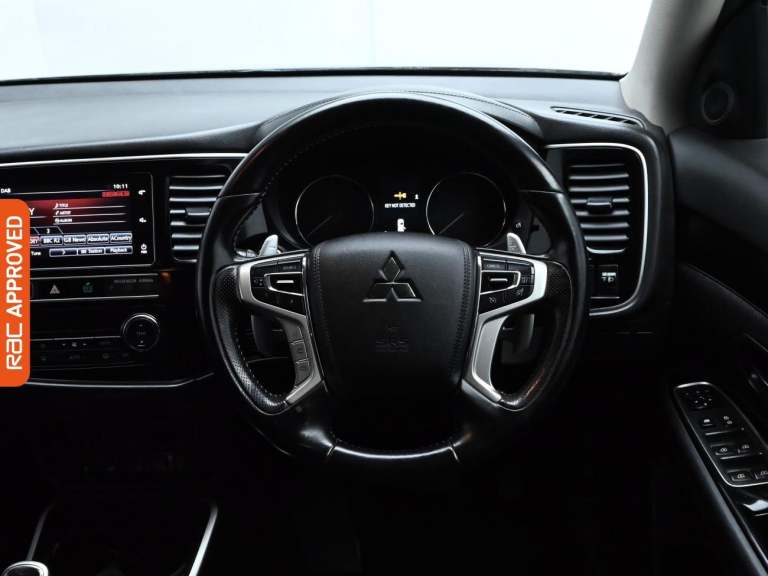 2019 Mitsubishi Outlander 2.4h TwinMotor 13.8kWh Juro SUV 5dr Petrol Plug-in Hybrid CVT 4WD Euro ...