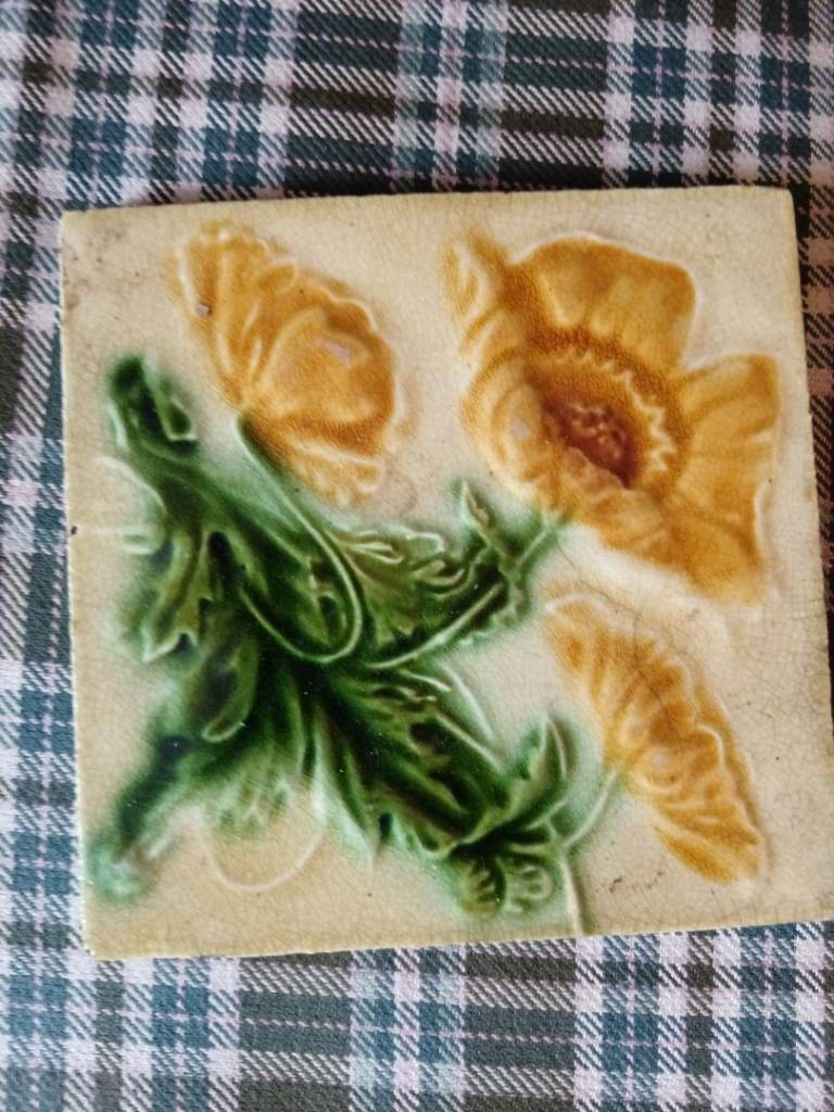 Vintage Ceramic Tile with Floral Design – Good Condition