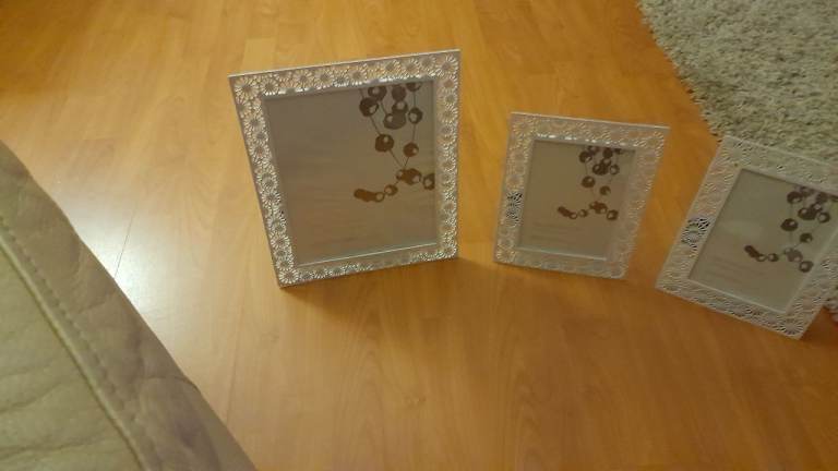X3 photo frames