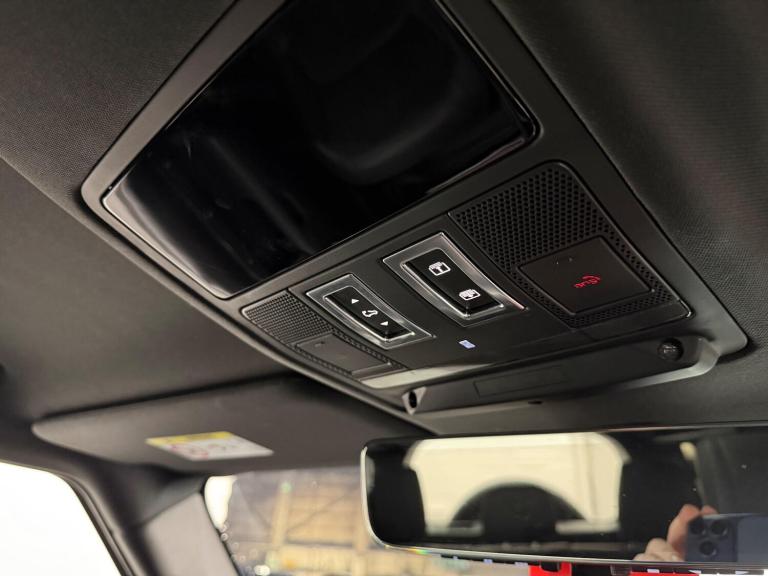 2022 Land Rover Defender 110 5.0 P525 V8 Auto 4WD Euro 6 (s/s) 5dr ESTATE Petrol Automatic