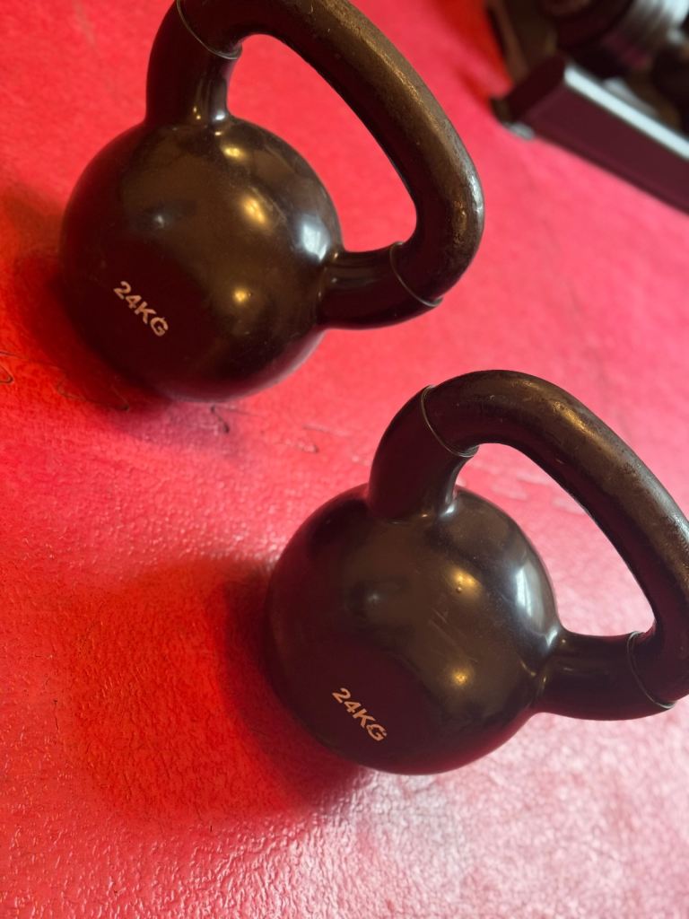 Paid of 24 kg kettle bells from decathlon 