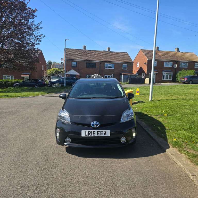 2015 Toyota prius 1.8 petrol hybrid ulez automatic only £20 roadtax a year and year mot
