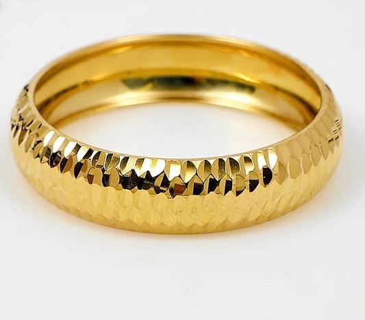 Gold Band Ring – Great Condition