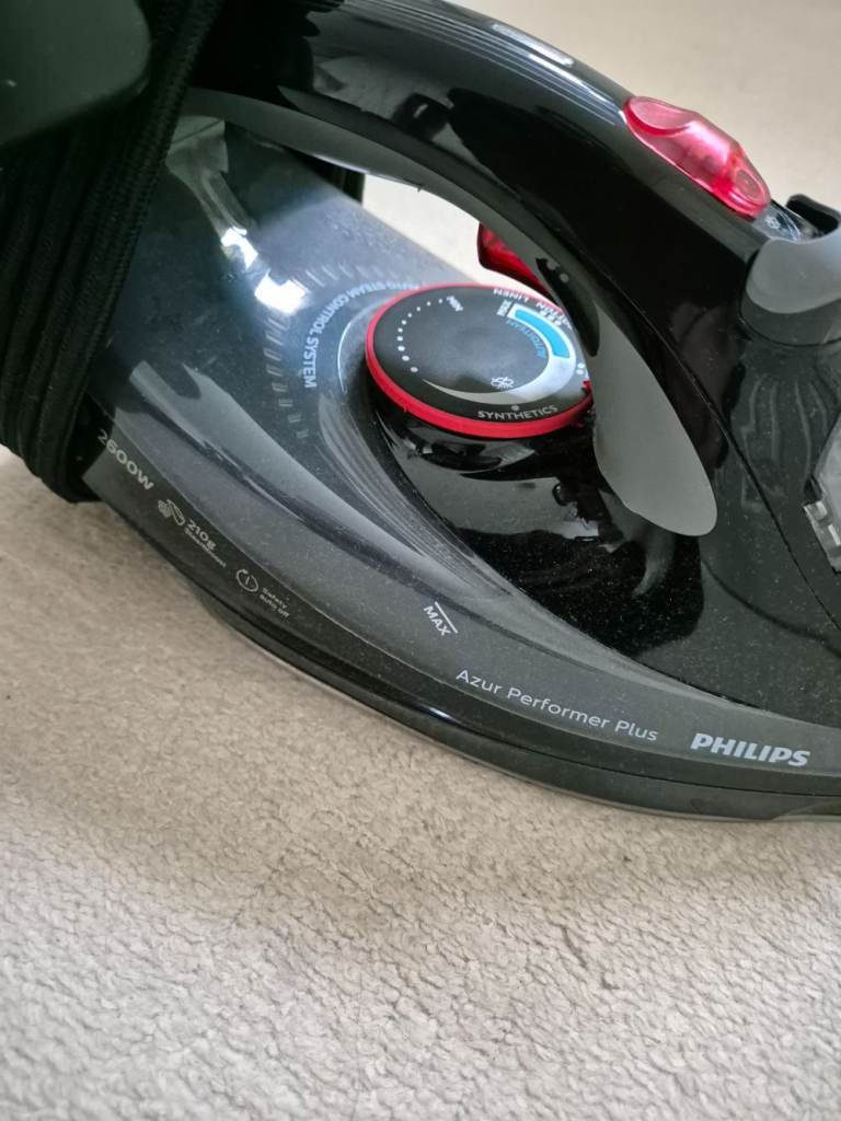 Philips GC4526/87 Azur Performer Plus Steam iron, 2600 W, Black/Silver - no longer STEAMS