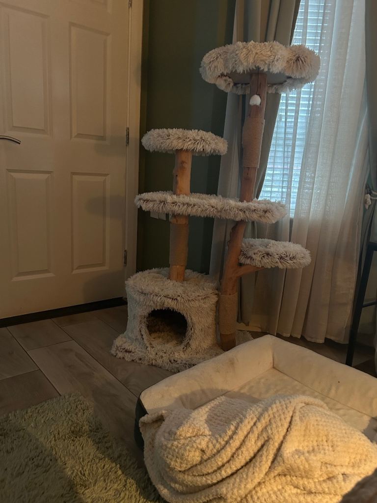 Cat tree