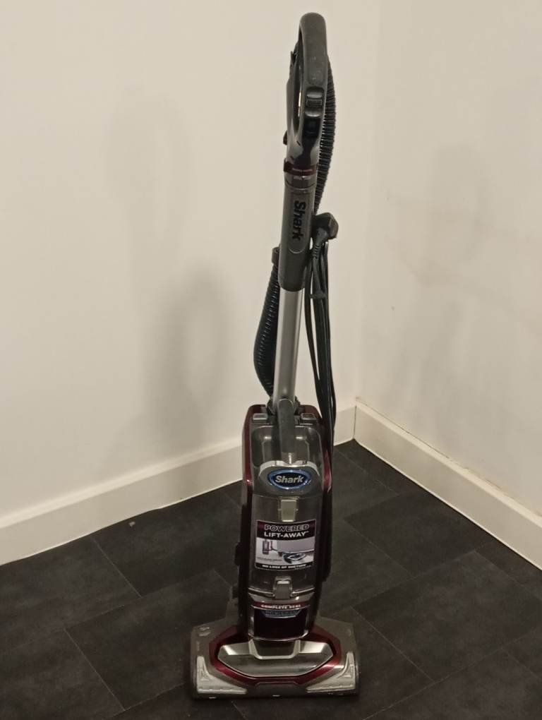 Shark liftaway NV680UKT