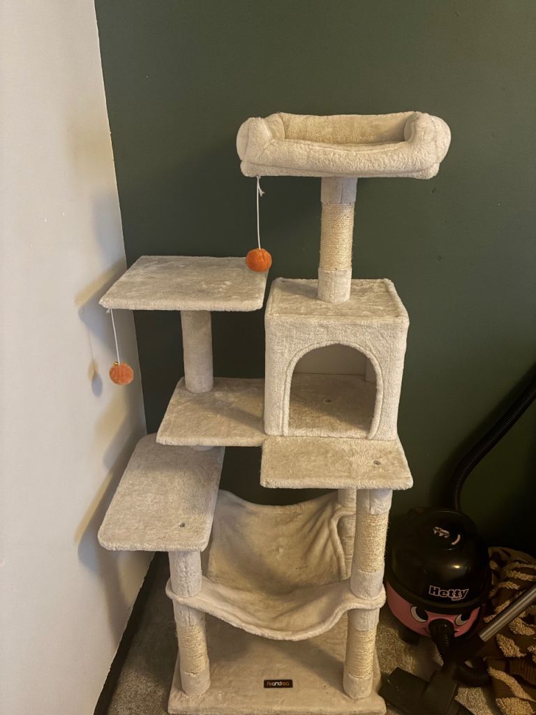 Cat Tree - FREE