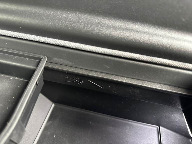 2025 Peugeot 5008 1.2 Hybrid 136 GT 5dr e-DSC6 HATCHBACK PETROL Automatic