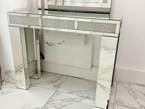 Mirrored Console Table with Crushed Diamond Effect