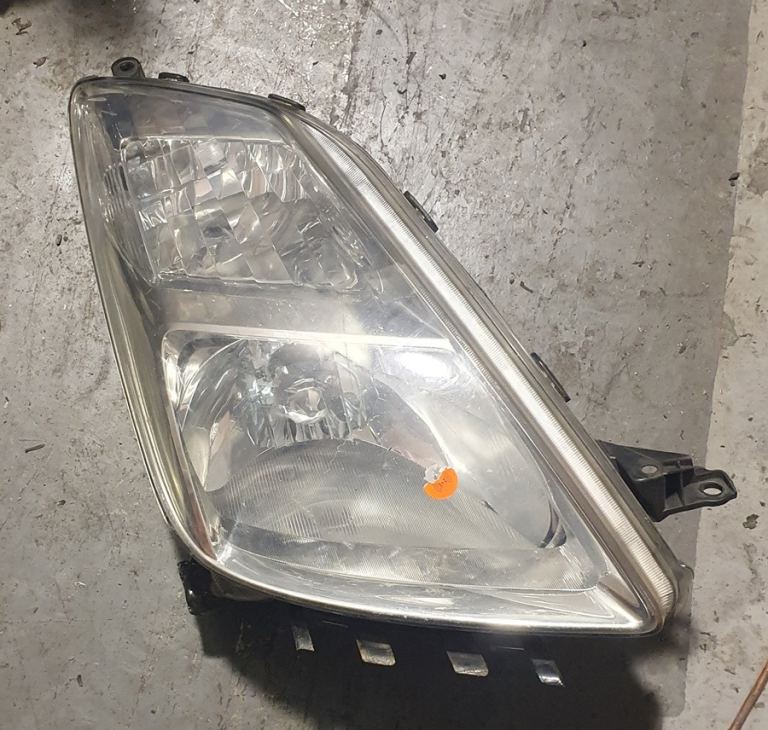 Toyota Prius Right Side Headlight 2006