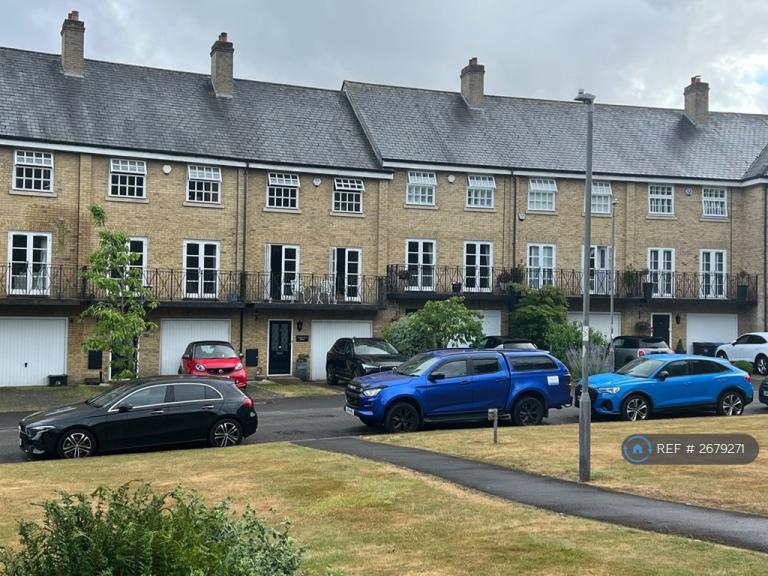 3 bedroom house in De Havilland Drive, Hazlemere, High Wycombe, HP15 (3 bed) (#2679271)