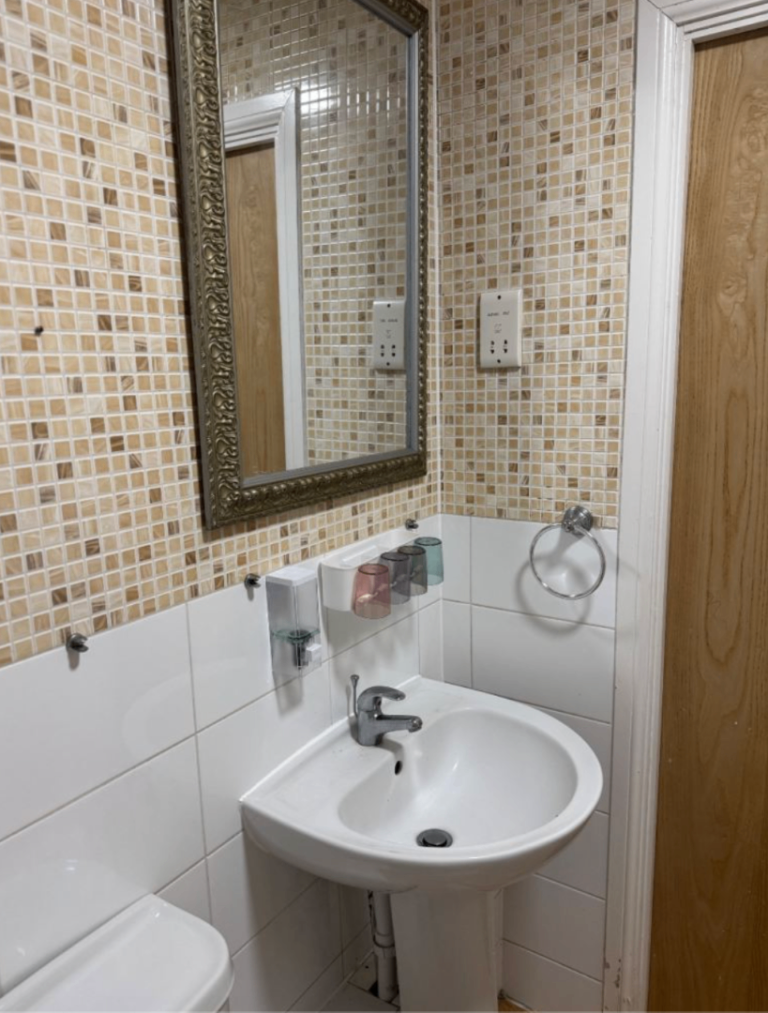 Beautiful Double Room | Furnished | Shared Kitchen | Parking | Harris Place, Maidstone - ME15