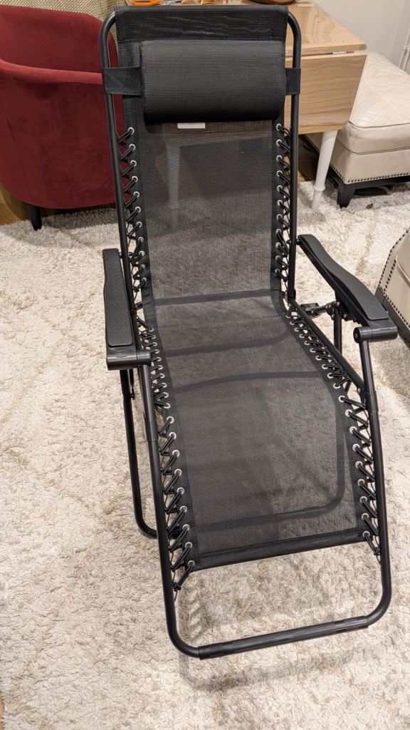 Outdoor reclining lounge chair