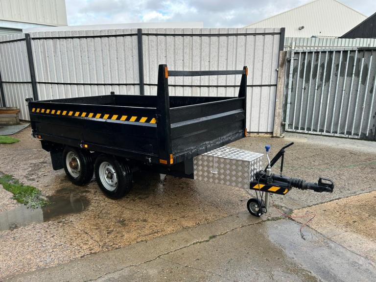 Hydraulic tipper trailer 