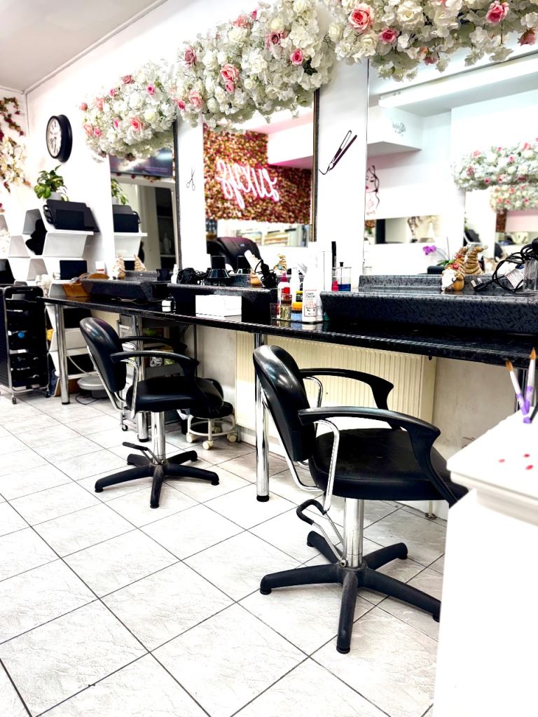 image for Hair Chair Rental in Salon -london– Camden/Hampstead Area
