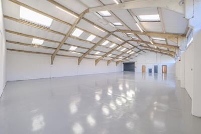 2300 Sqft Commercial Unit in Barking – Spacious & Versatile – £2400 pcm