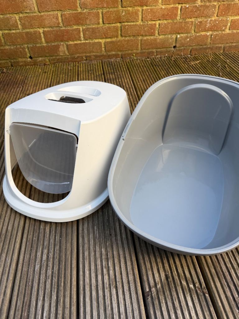 Cat litter tray