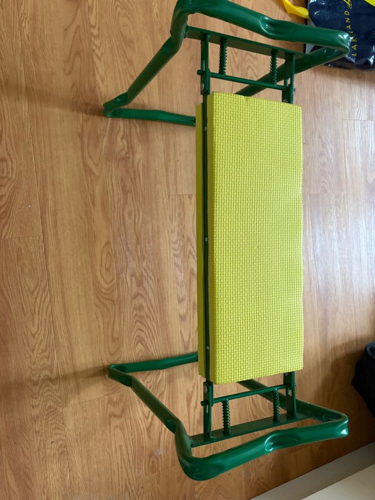 Garden Kneeler and Seat – Green, Good Condition, barely used