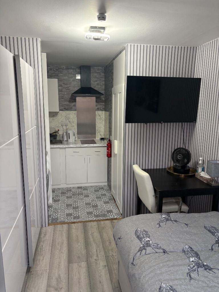 Small studio flat 