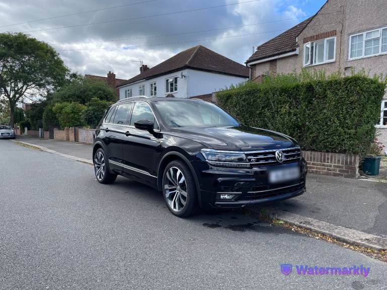 Volkswagen, TIGUAN R-Line TSi 2018, Semi-Auto, 2.0 180Bhp - 4 Motion
