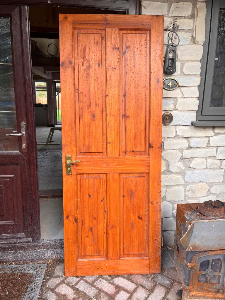 Internal wooden doors 