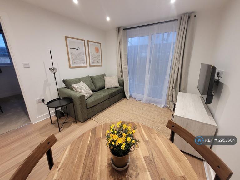 1 bedroom flat in Highertown, Truro, TR1 (1 bed) (#2953604)