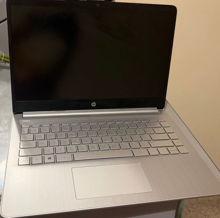 HP 14-dq Laptop Silver | SPARES OR REPAIR | No SSD / Storage (Data Privacy)