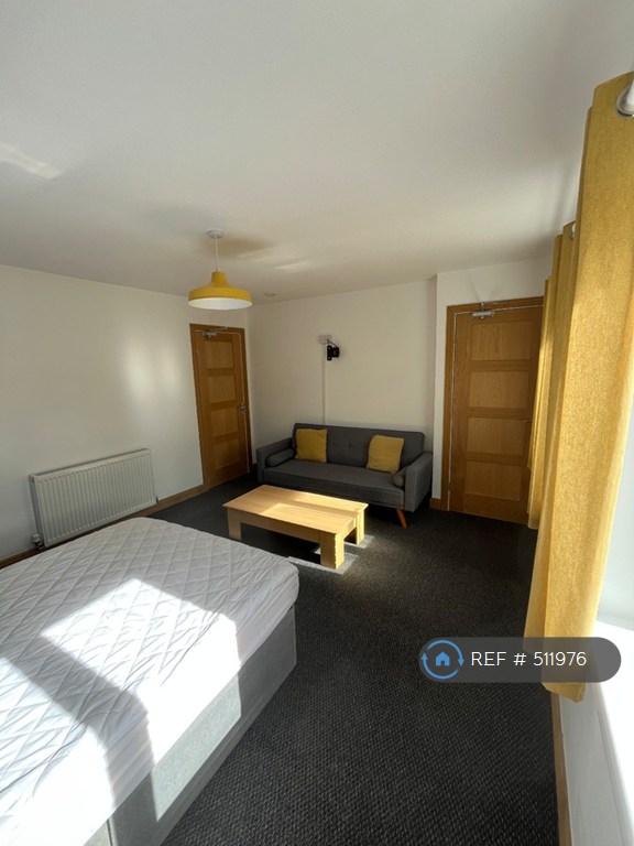 1 bedroom in Bristol Road South, Birmingham, B45 (#511976)