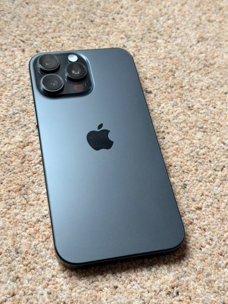 iPhone 16 pro max - black - 256gb - LIKE NEW 