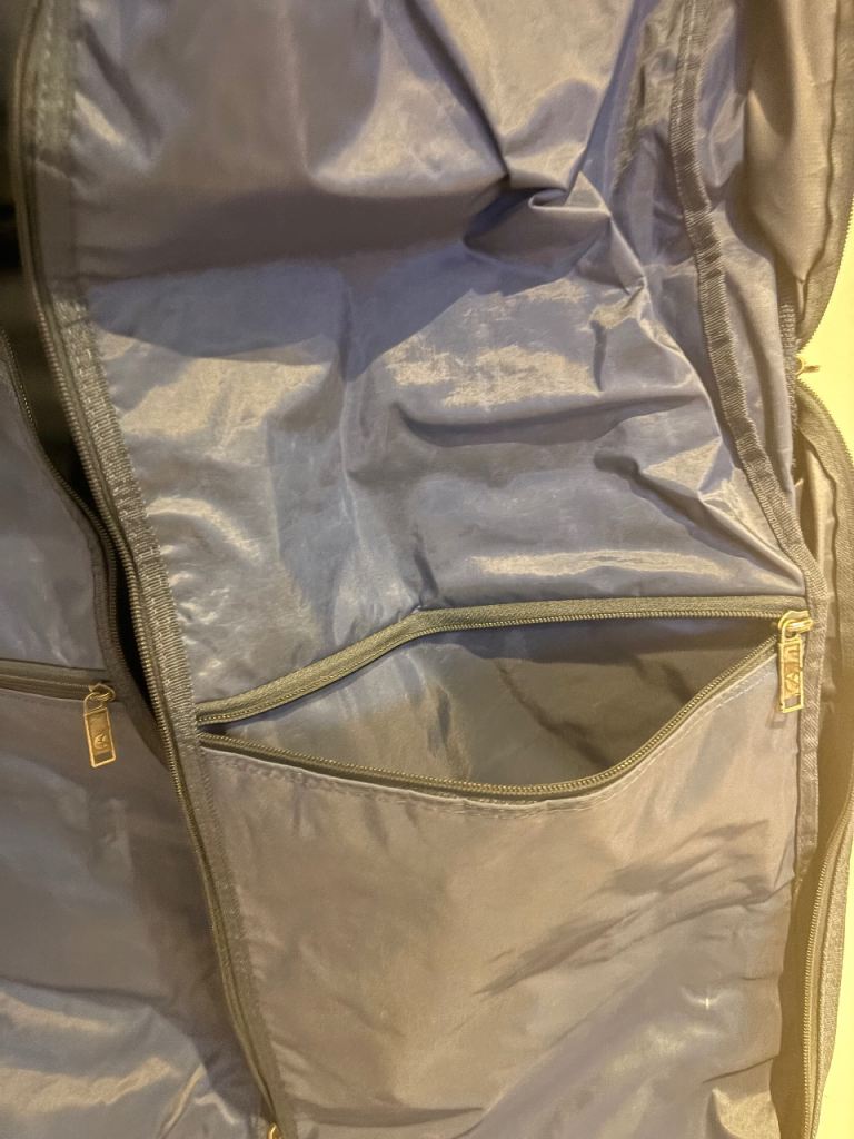 Equator canvas suit carrier