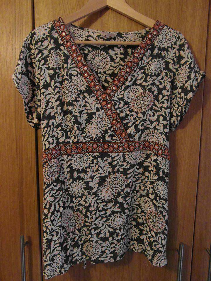 Size 16 (but more like a size 14) maternity top