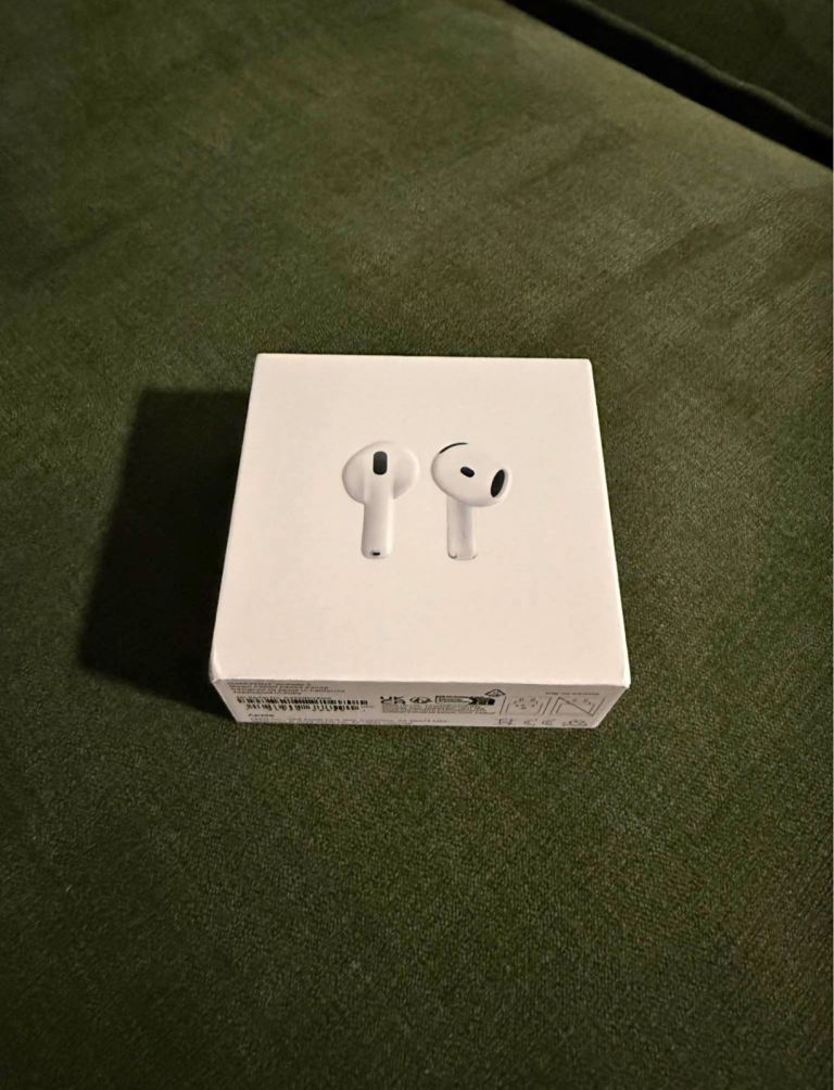 Apple AirPods 4 with anc and voice translation 