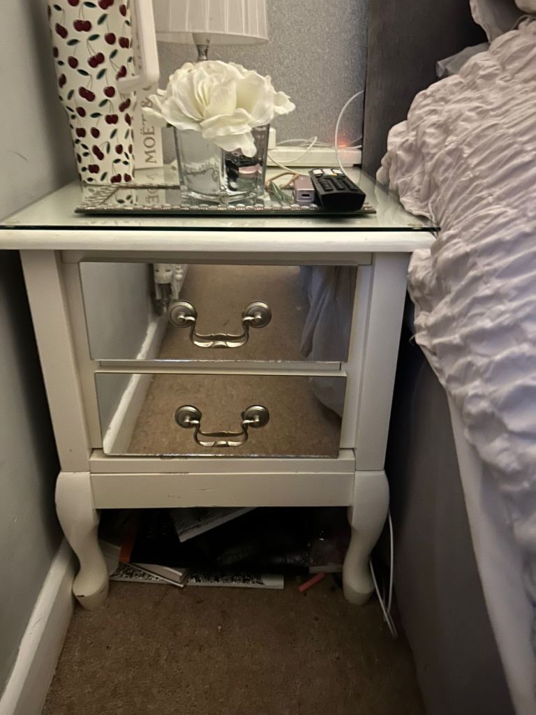 Bedside table 
