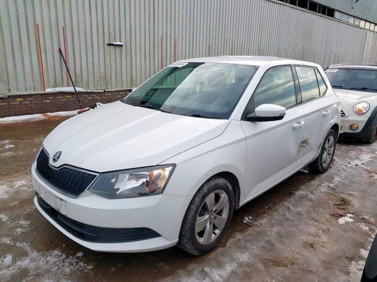 Breaking Skoda Fabia MK3 2015 5DR 1.2 TSI CJZC 5 Speed PED White LF9E