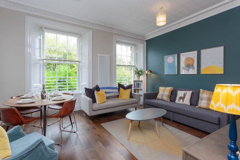 Lovely 2 bedroom Flat - EH3 Area