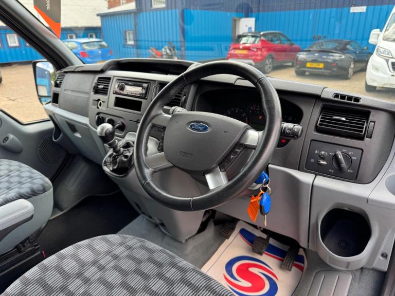 2009 Ford Transit Low Roof 8 Seater Limited TDCi 140ps MPV DIESEL Manual