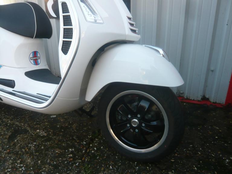 Piaggio Vespa GTS 125 SUPER ONLY 634 MILES 2021 LEARNER LEGAL SCOOTER 50 SH N X 
