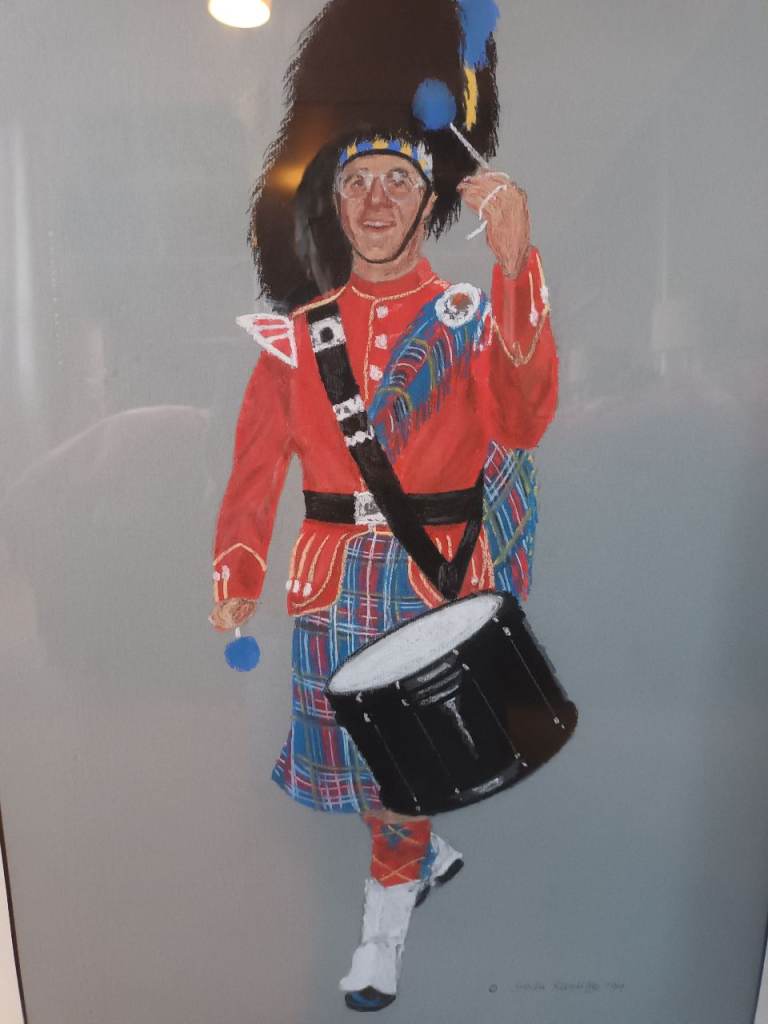 Lovely picture of a highland drummer