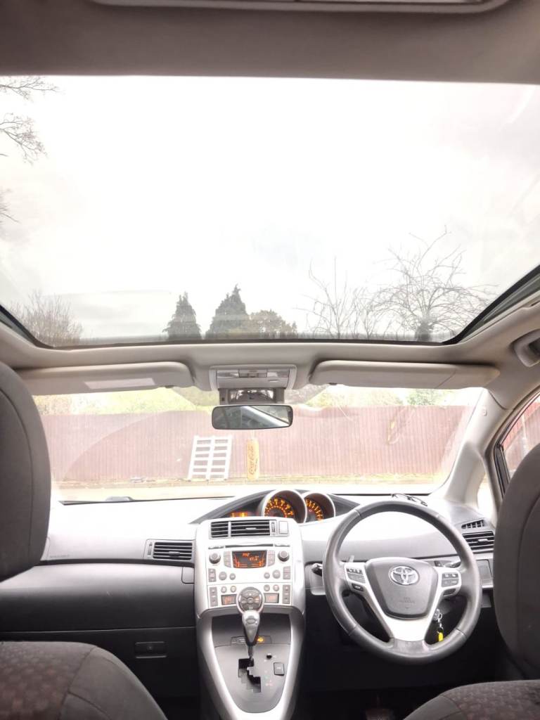 Toyota verso automatic 2011 1.8 petrol 