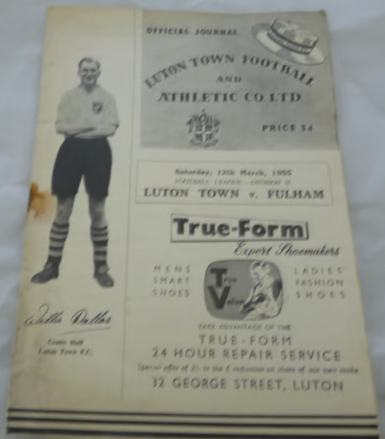Football Programme Luton Town v Fulham 12 March 1955