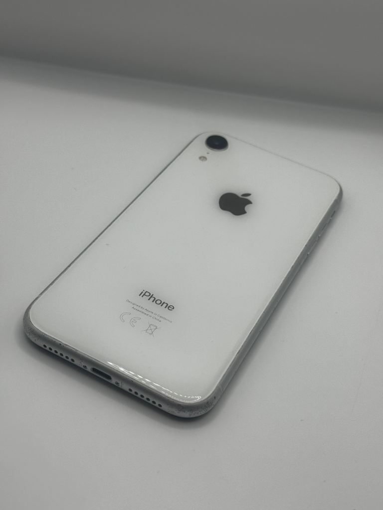 PRISTINE: Apple iPhone XR, 64gb, White (UNLOCKED)