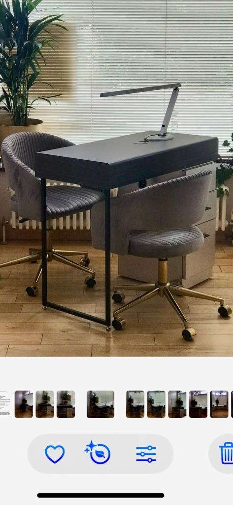 REM Florence Manicure Table 