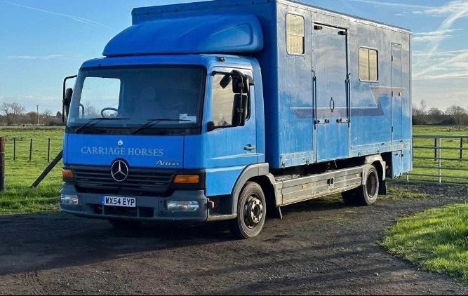 Mercedes horsebox 