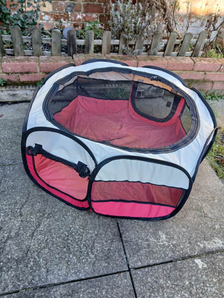 Portable dog/cat playpen in VGC