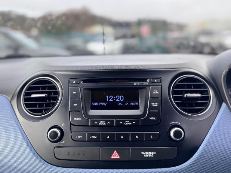 2015 Hyundai i10 1.2 SE 5dr HATCHBACK Petrol Manual