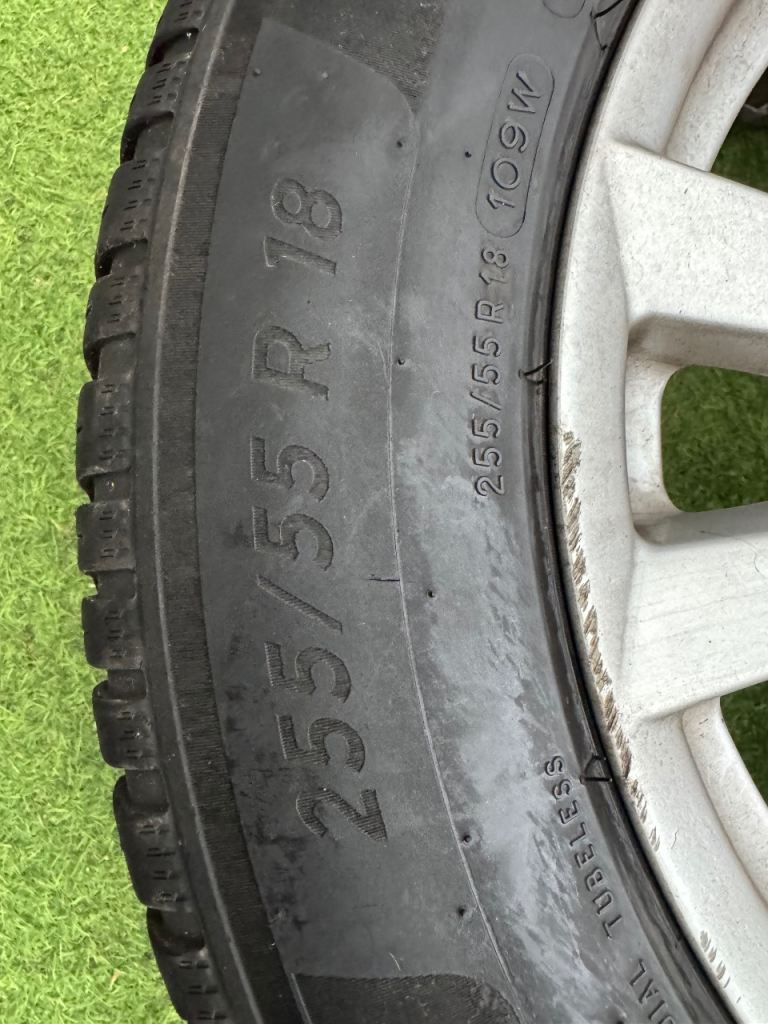 X5 bmw wheels and very good tires 