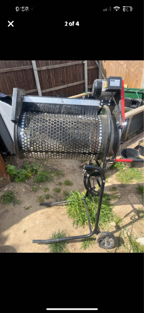 Soil  sieve hire only 